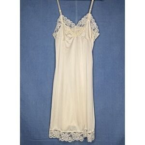 Vintage Lorraine Sexy Chemise Lace women's Nightgown Made in USA size 40 Glamour